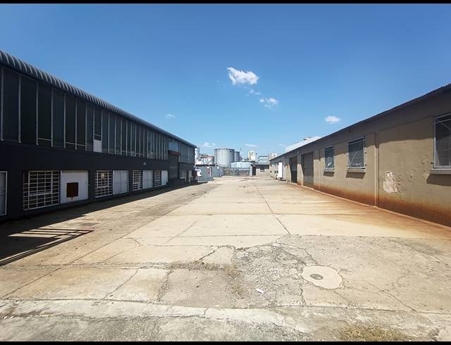 4,116M² BUILDING FOR SALE IN INDUSTRIA WEST
